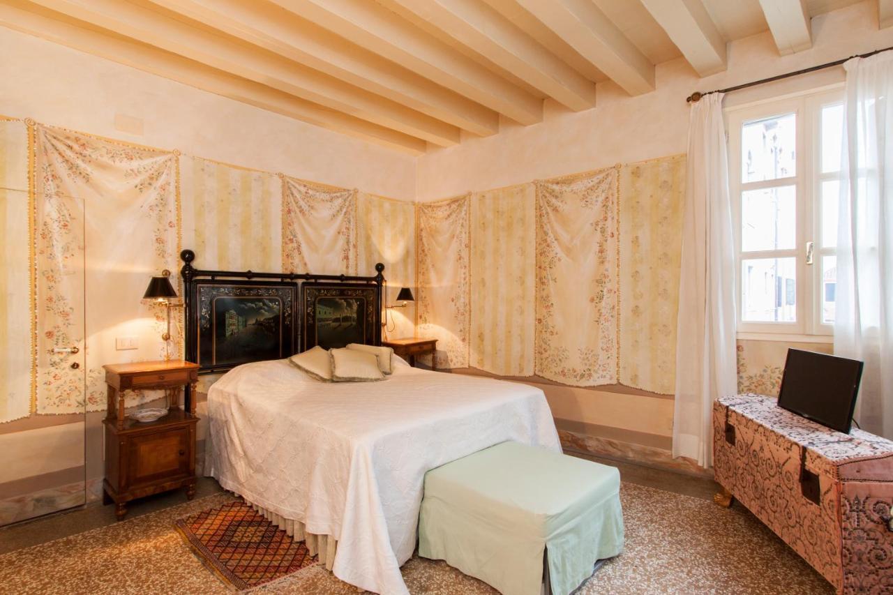 Explore Venice From A Sophisticated Hideaway In San Polo Exterior photo